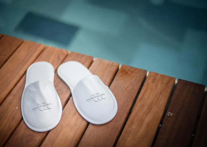 Park Hotel Regina - With Air-Condition And Outdoor Heated Pool